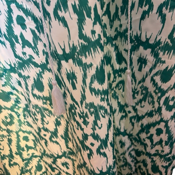 NWOT-Green and White Patterned Women's Dress - Picture 4 of 7